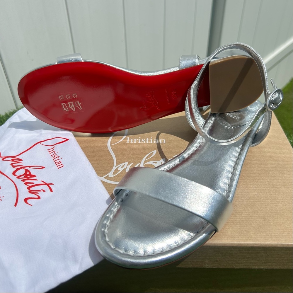 CHRISTIAN LOUBOUTIN SWEET JANE SANDAL FLAT SILVER LEATHER ANKLE STRAP 38.5 NEW